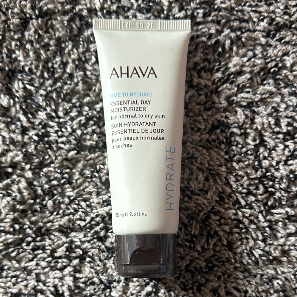 AHAVA Hydrate Essential Day Moisturizer